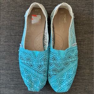 Blue Ombré Lace Toms